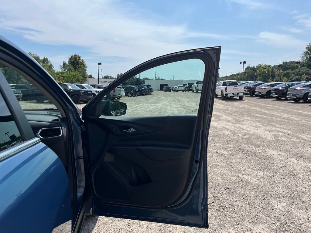 Used 2024 Chevrolet Equinox LT AWD/4WD image 35