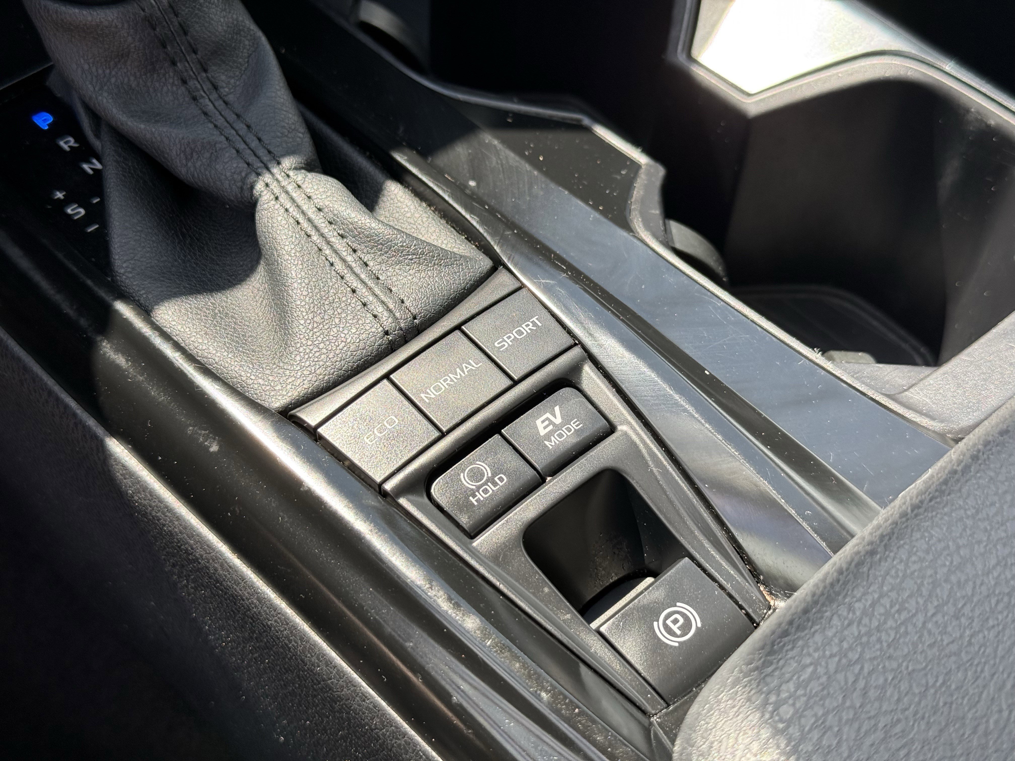 Used 2025 Toyota Camry LE image 25