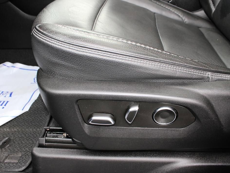 Used 2023 GMC Yukon XL Denali w/ Advanced Technology Package image 20