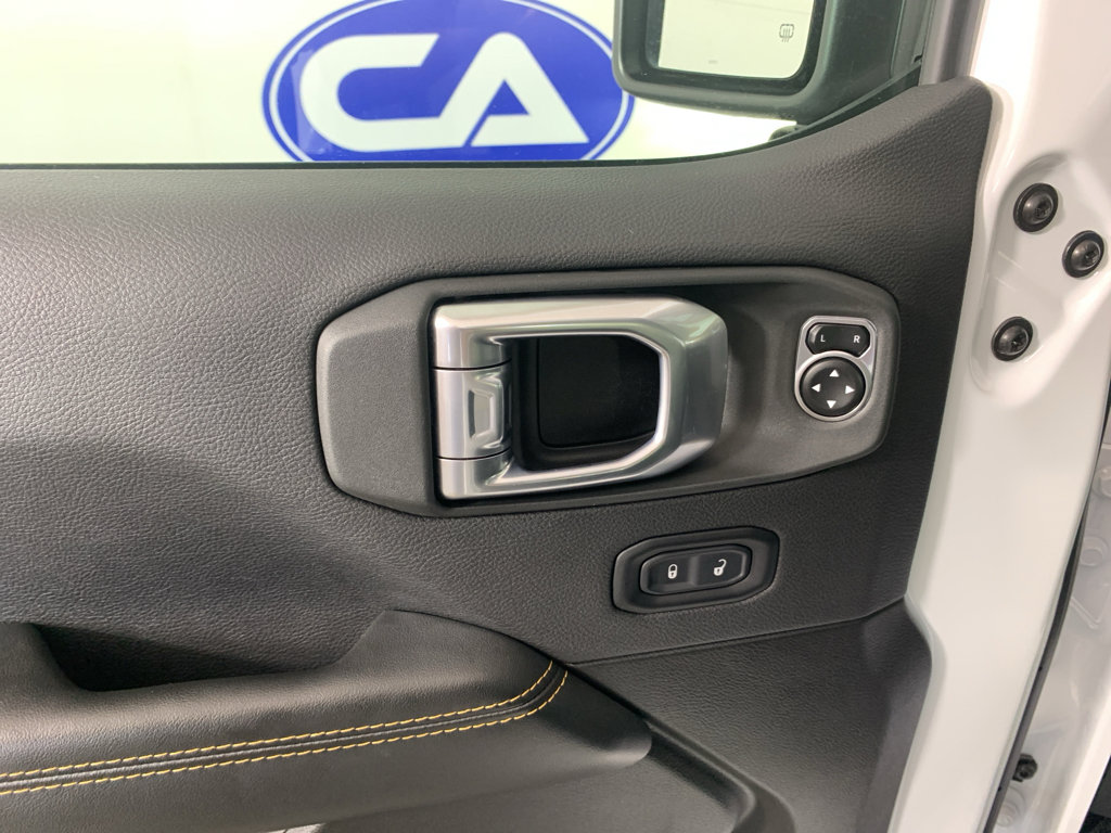 Used 2025 Jeep Wrangler Sahara AWD/4WD image 15