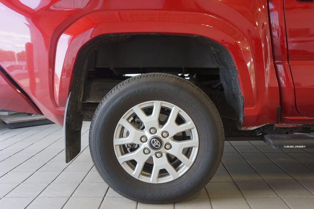 Used 2025 Toyota Tacoma SR5 AWD/4WD image 28