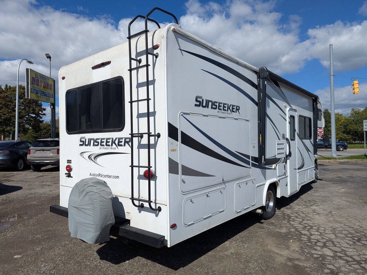 Used 2018 Ford E-450 and Econoline 450 Super Duty w/ Motorhome Prep Package RWD image 7