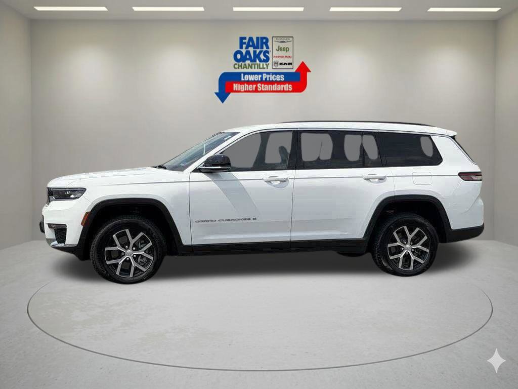 Certified 2025 Jeep Grand Cherokee L Limited AWD/4WD image 12