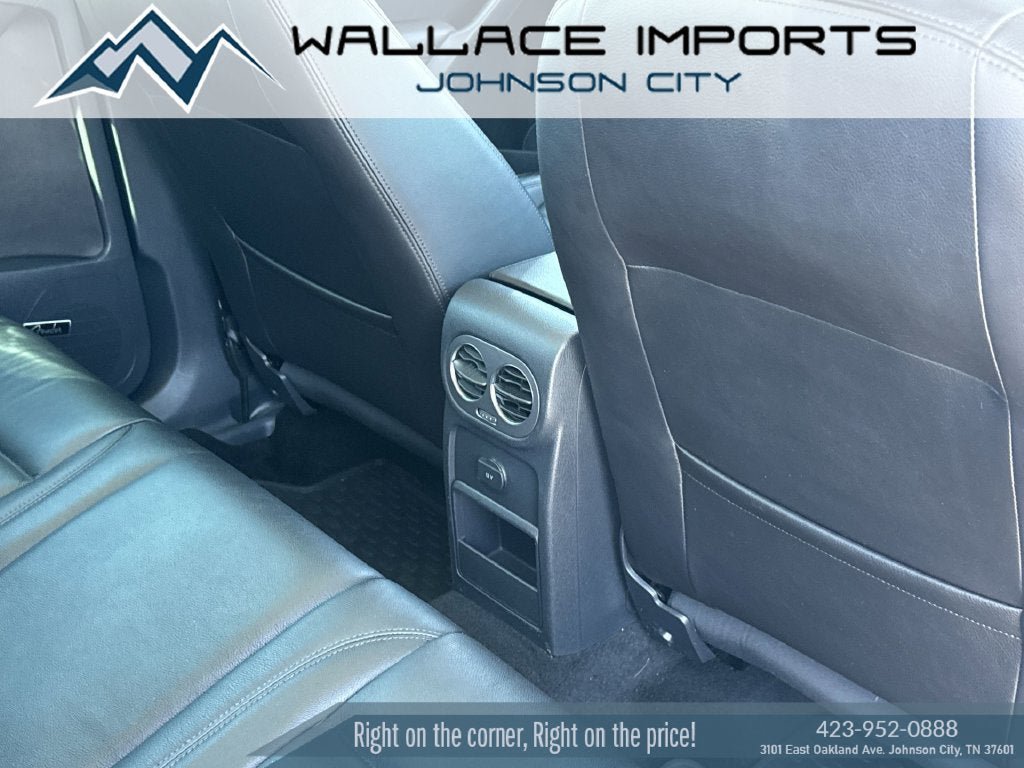 Used 2017 Volkswagen Tiguan SEL AWD/4WD image 32