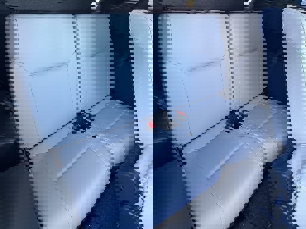 New 2025 Mitsubishi Outlander SE image 27