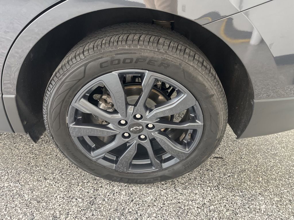 Used 2022 Chevrolet Equinox RS w/ RS Leather Package FWD image 39