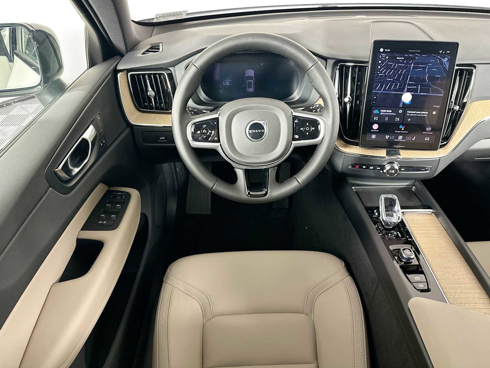 New 2026 Volvo XC60 B5 Plus w/ Protection Package Premier image 21
