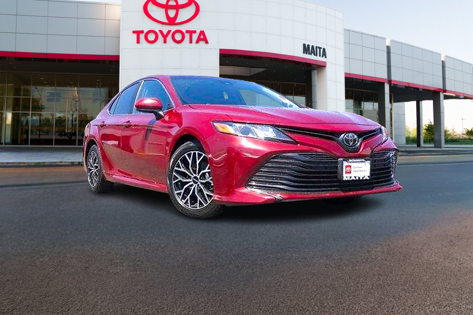 Used 2019 Toyota Camry LE FWD image 1