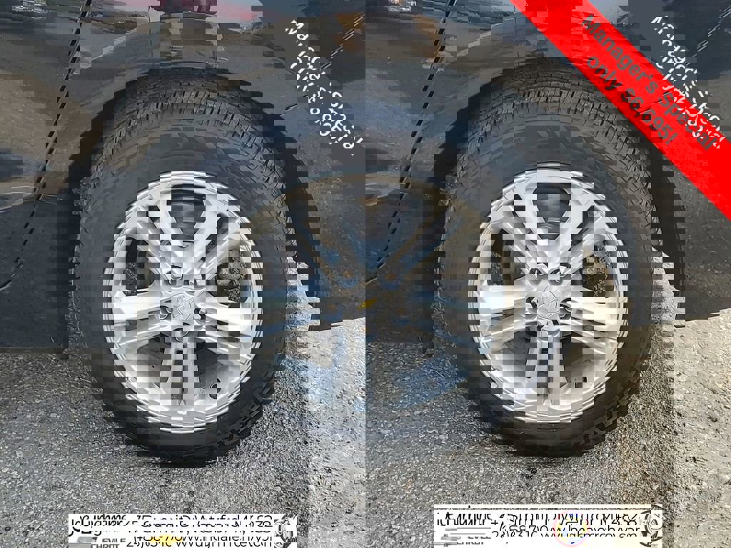 Used 2016 Chevrolet Cruze LT w/ Convenience Package FWD image 31