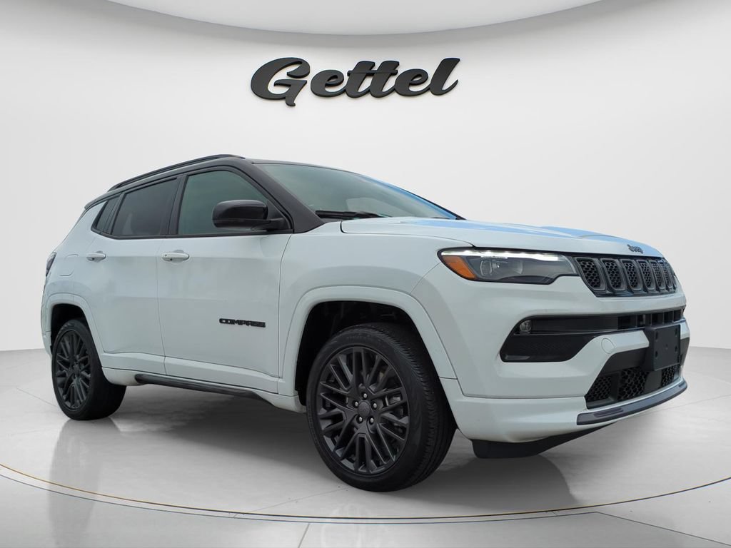 Used 2023 Jeep Compass High Altitude AWD/4WD image 3