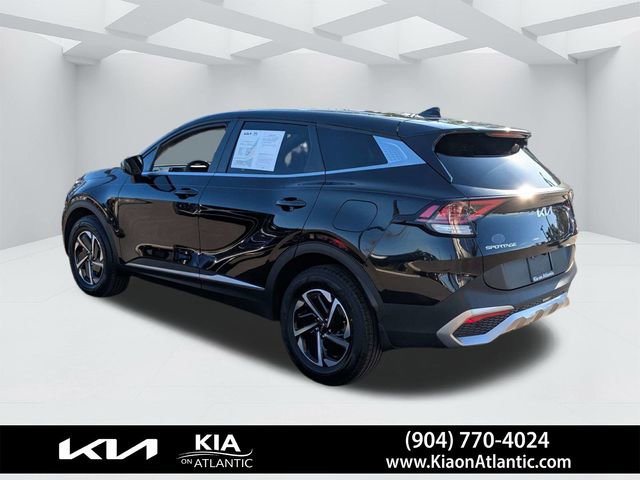 Used 2023 Kia Sportage LX image 5