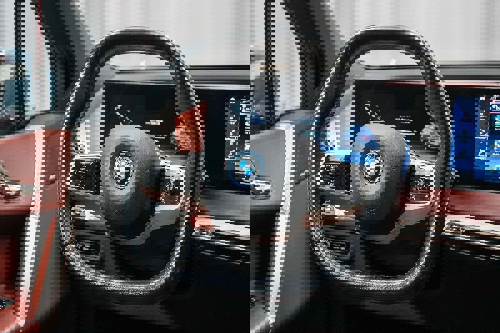 Used 2023 BMW iX xDrive50 w/ Sport Package image 16