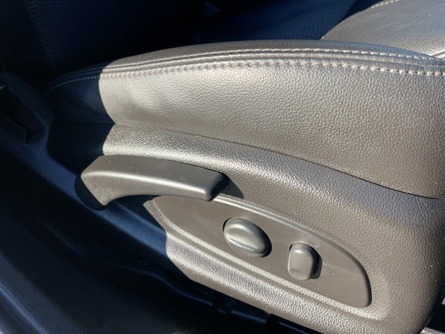 Used 2016 Chevrolet Impala LT w/ Convenience Package image 54