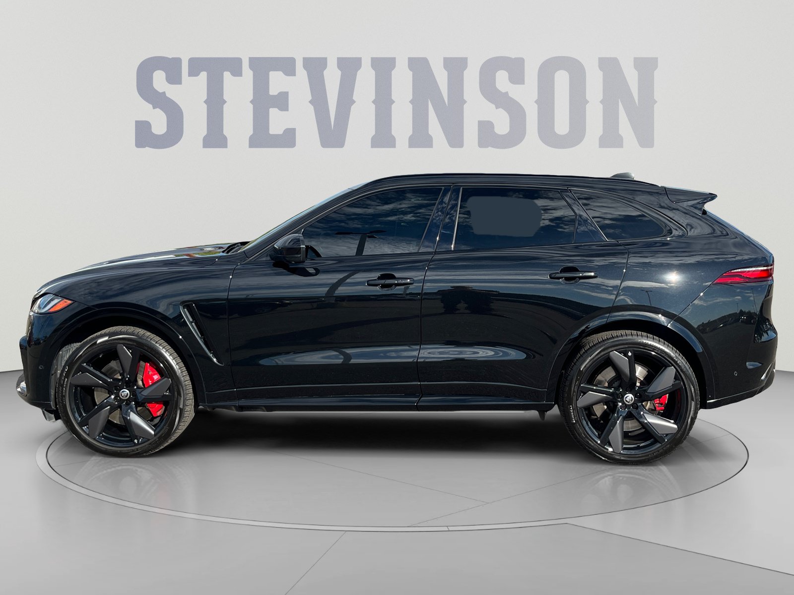 Used 2024 Jaguar F-PACE SVR AWD/4WD image 2