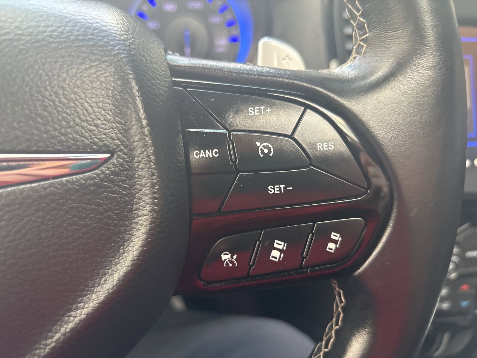 Used 2018 Chrysler 300 S w/ 300S Premium Group image 31