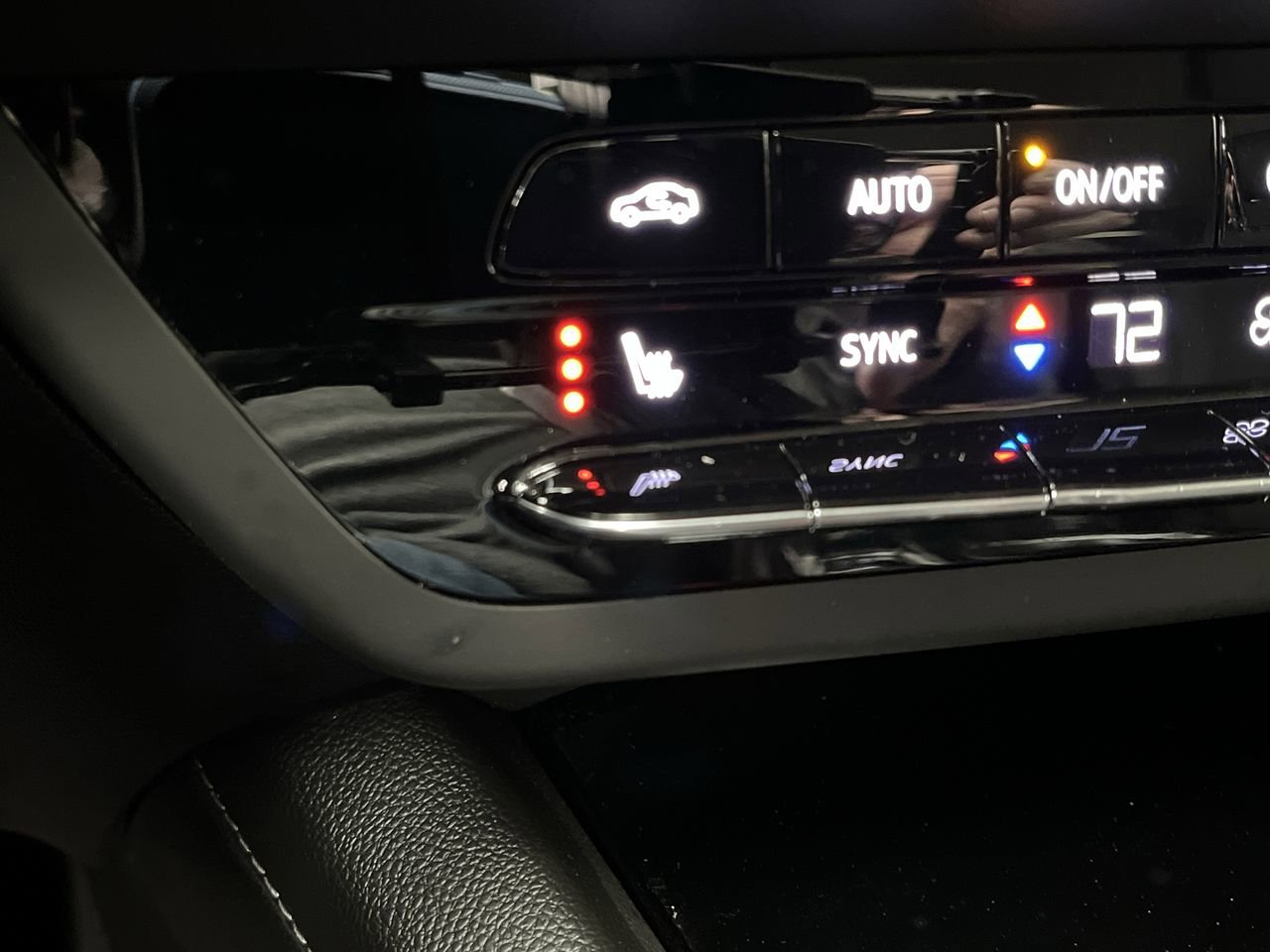 Certified 2023 Buick Envision Preferred AWD/4WD image 24