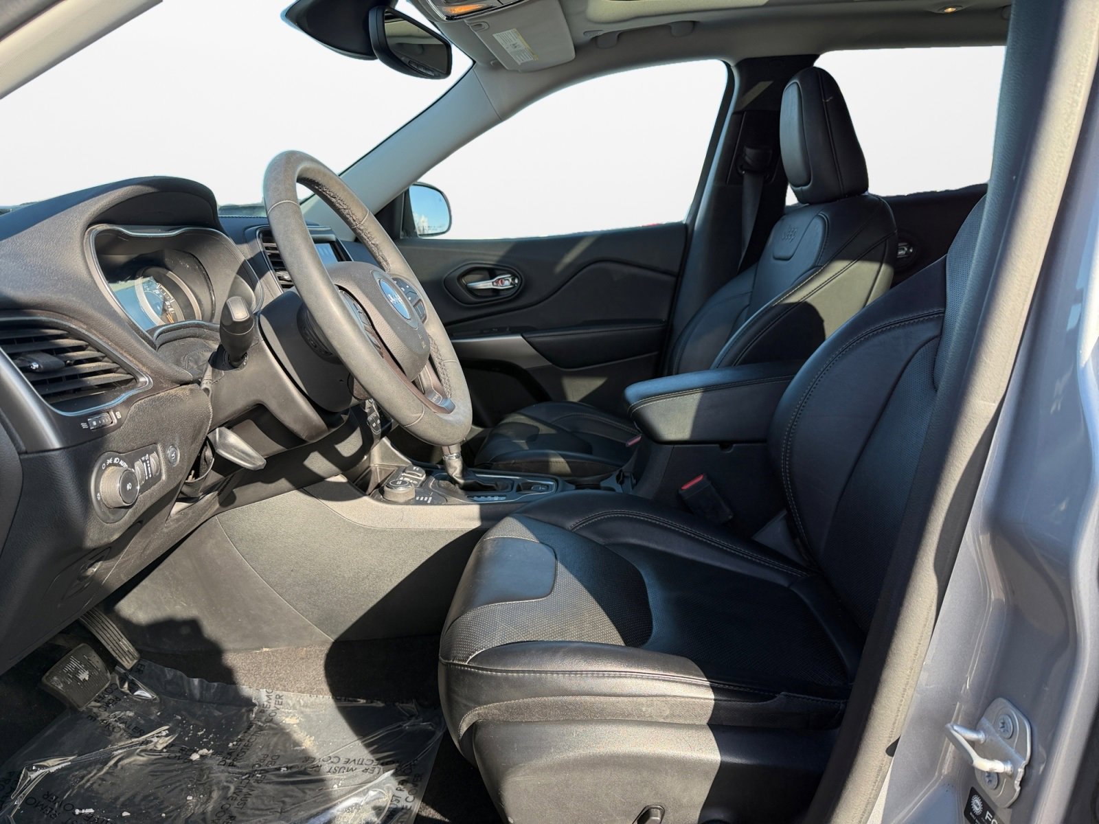 Used 2022 Jeep Cherokee Latitude Lux w/ Sun & Sound Group image 9