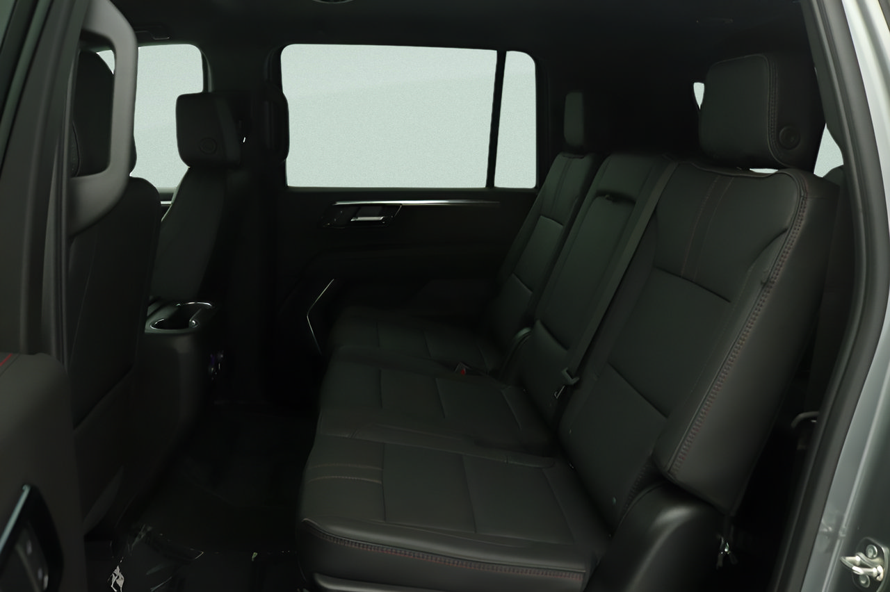 Used 2026 Chevrolet Suburban RST RWD image 29