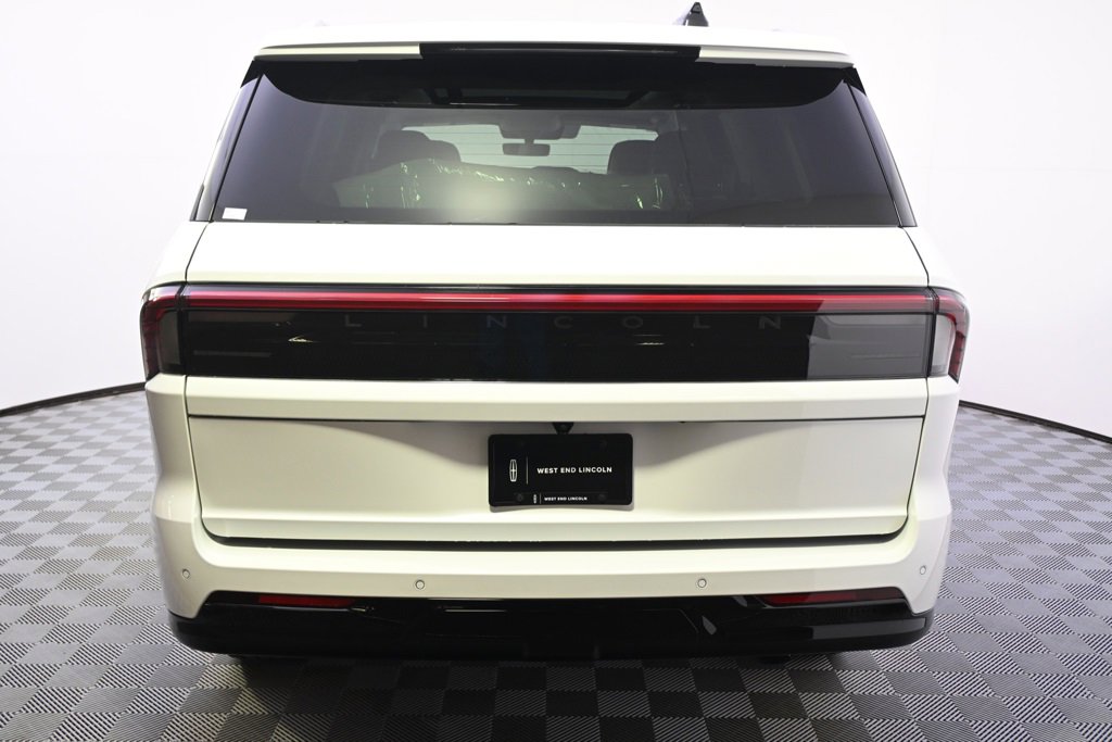 New 2025 Lincoln Navigator Reserve image 5