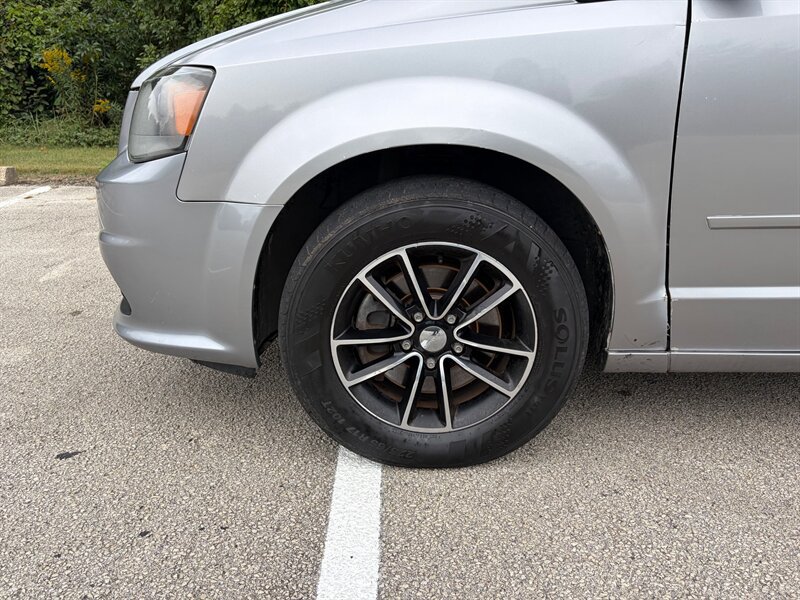 Used 2018 Dodge Grand Caravan GT FWD image 28