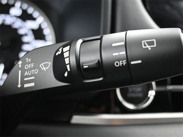 New 2025 Mitsubishi Outlander SE image 28