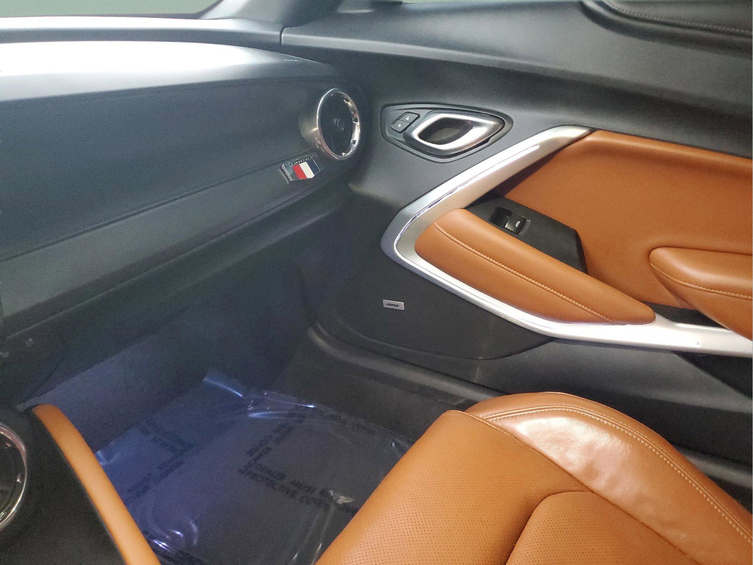Used 2019 Chevrolet Camaro LT w/ Technology Package image 22