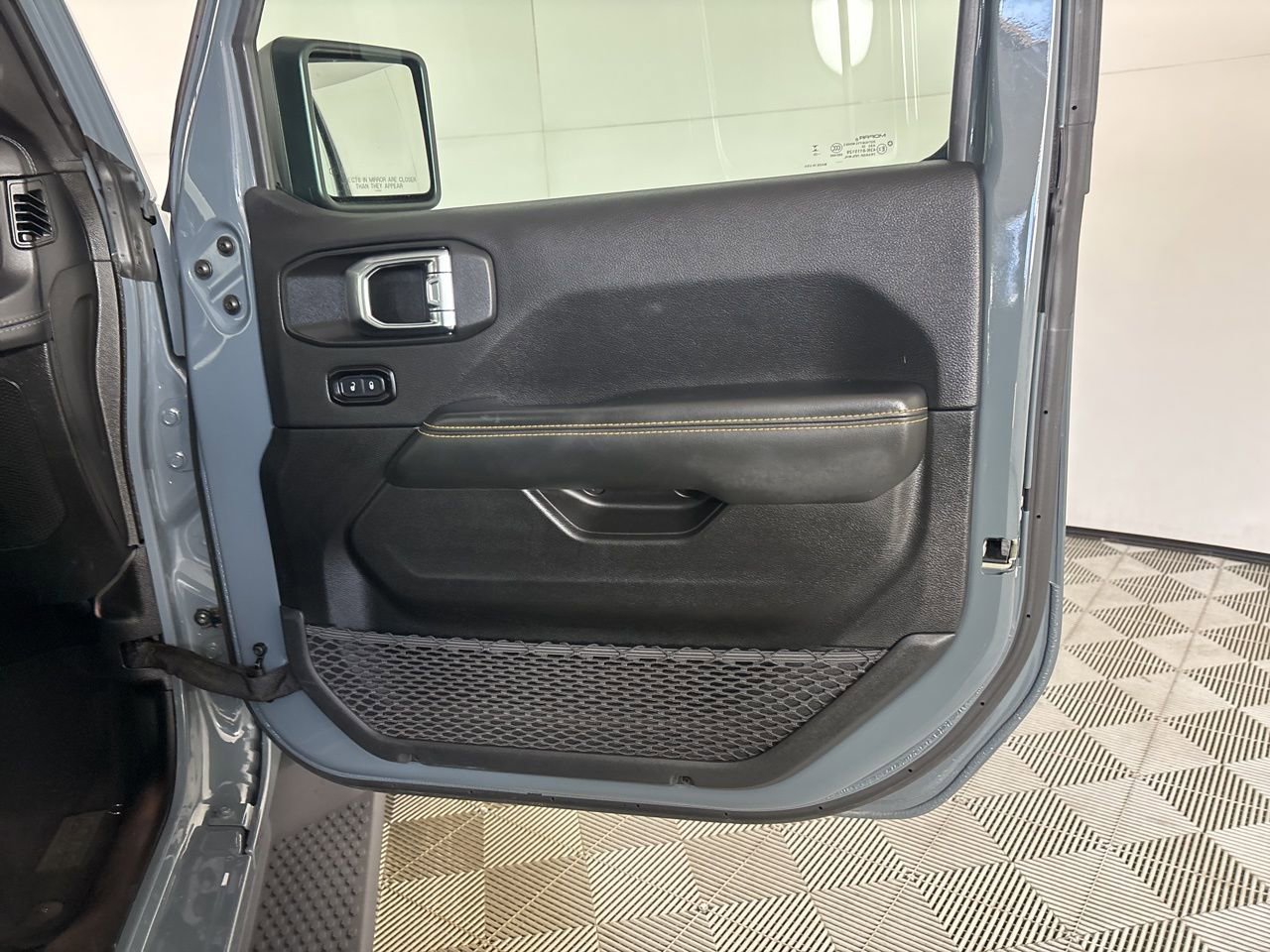 Used 2025 Jeep Wrangler Unlimited Sahara AWD/4WD image 23