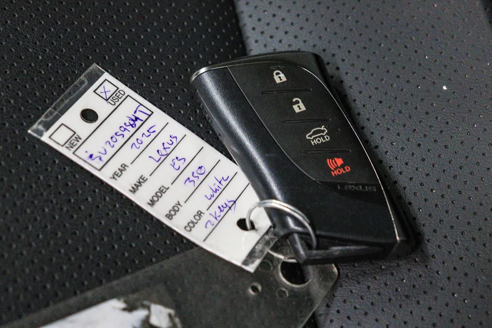 Used 2025 Lexus ES 350 w/ Accessory Package (Z2) FWD image 30
