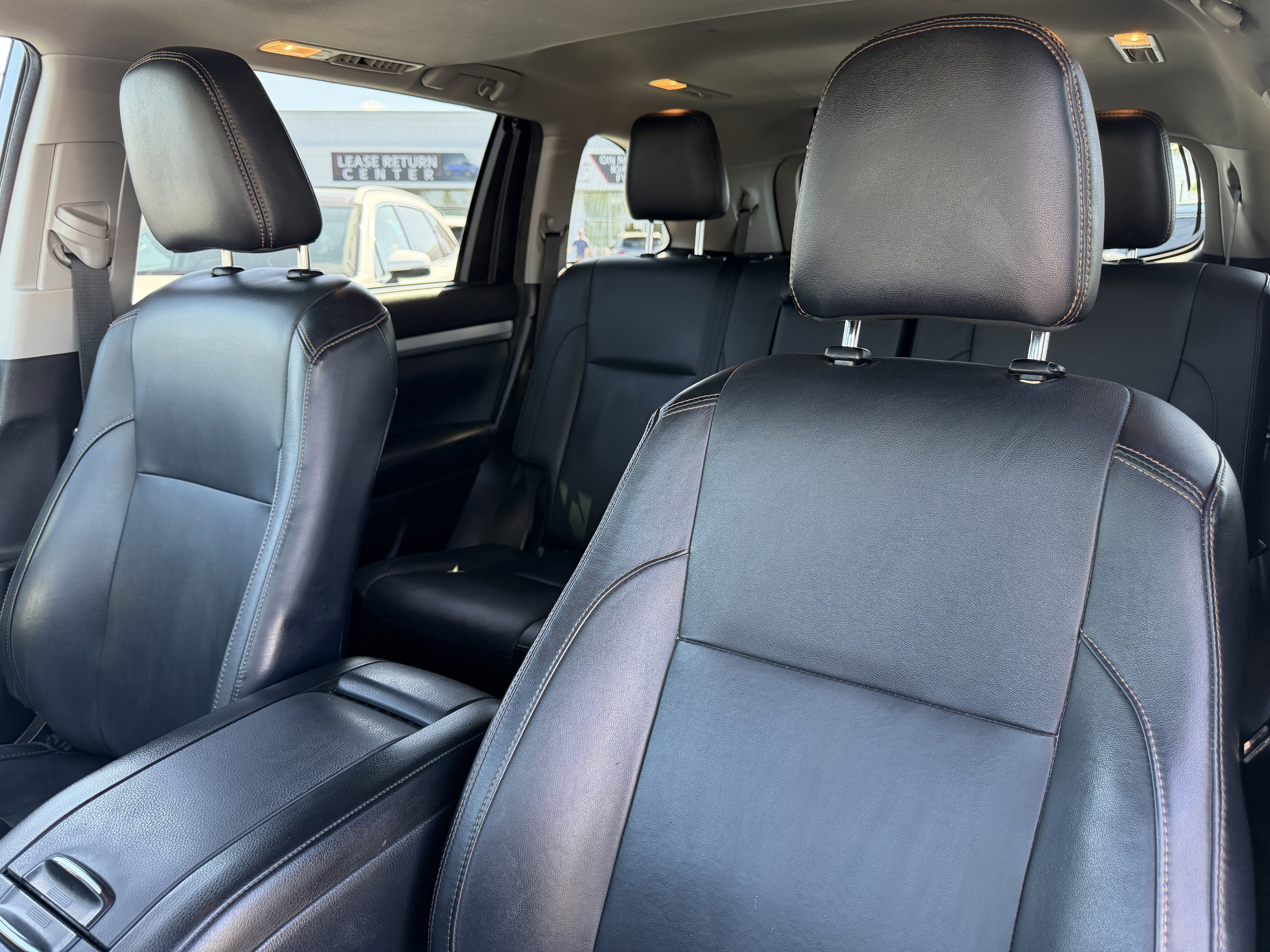 Used 2018 Toyota Highlander XLE FWD image 17