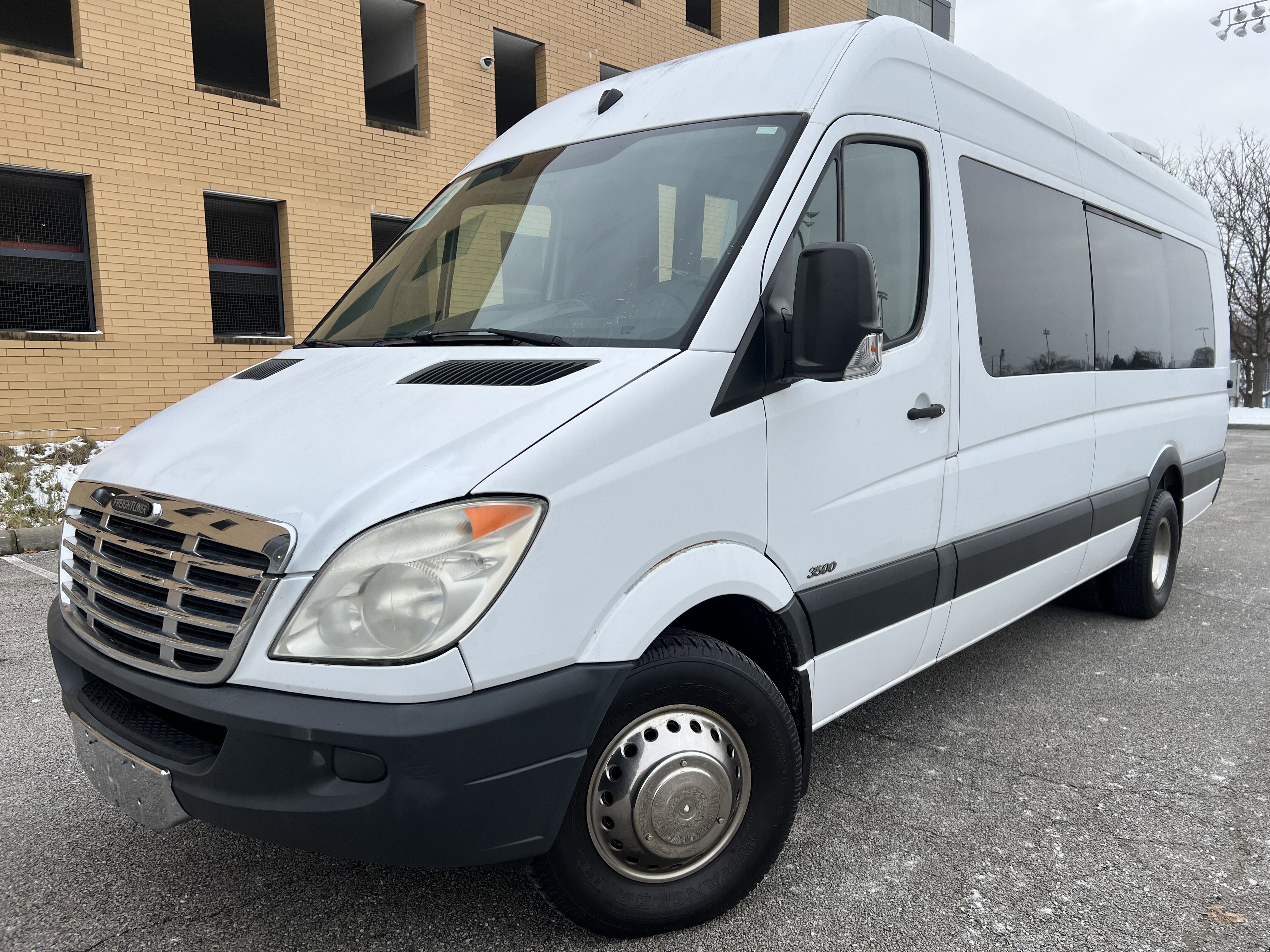 Used 2013 Freightliner Sprinter 3500 image 1