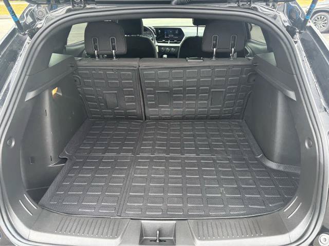Used 2025 Chevrolet Trax RS w/ Sunroof Package FWD image 9
