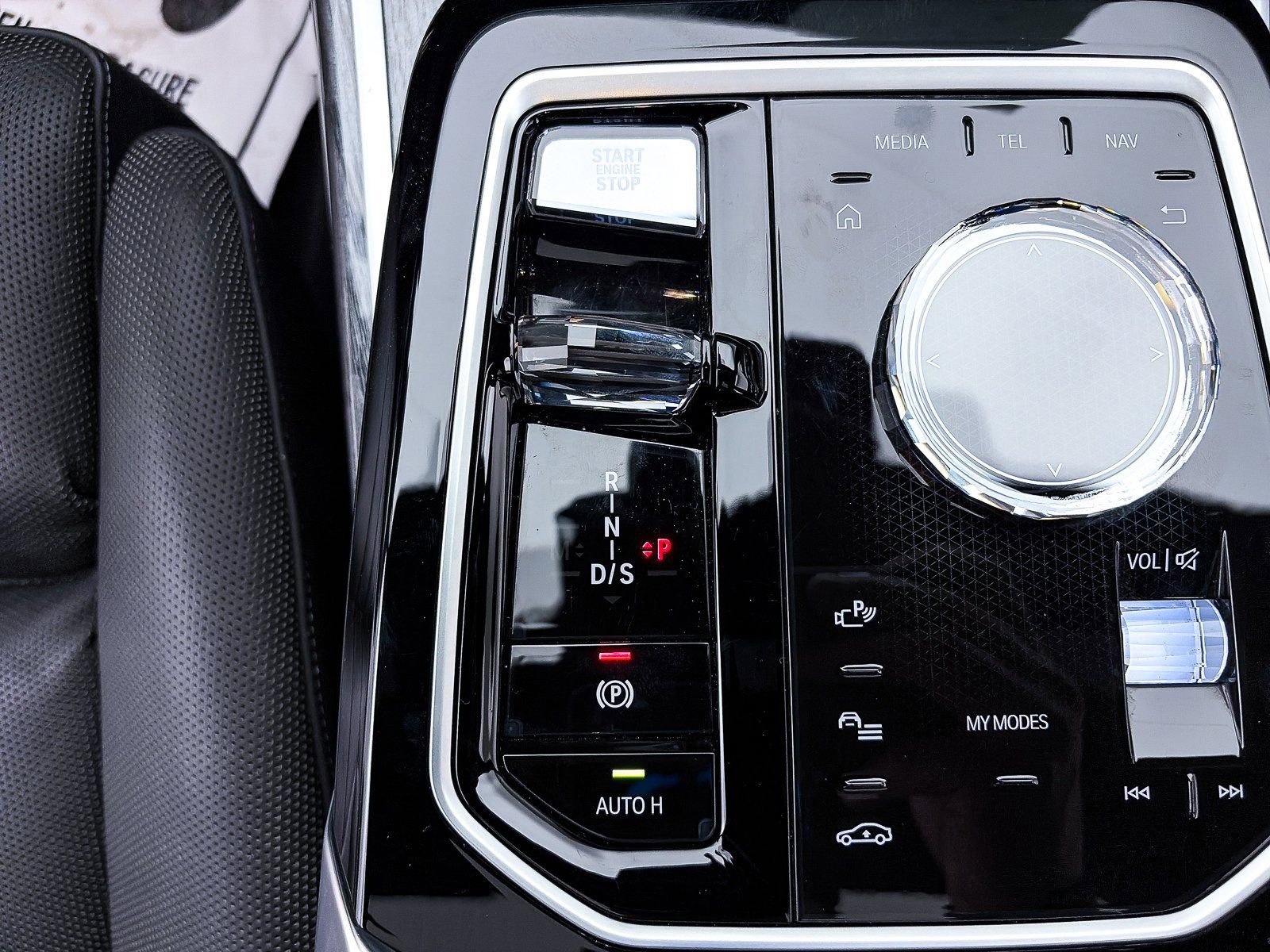 Used 2023 BMW 740i w/ Executive Package image 45