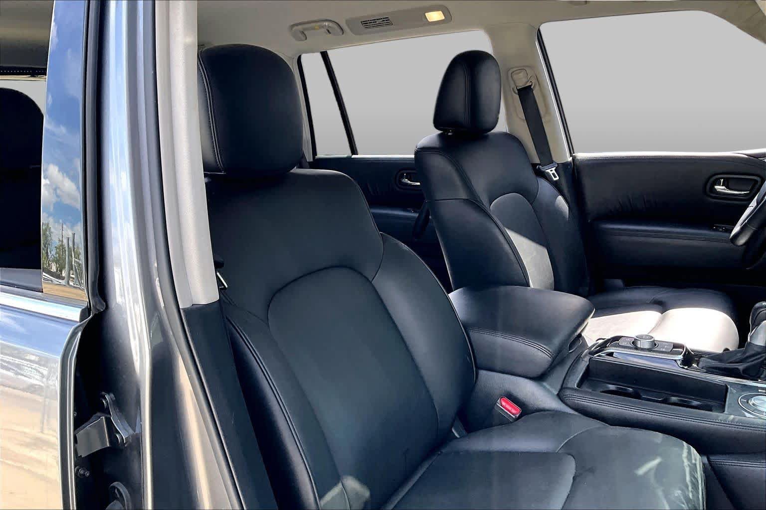 Used 2022 Nissan Armada SV w/ SV Appearance Package RWD image 9