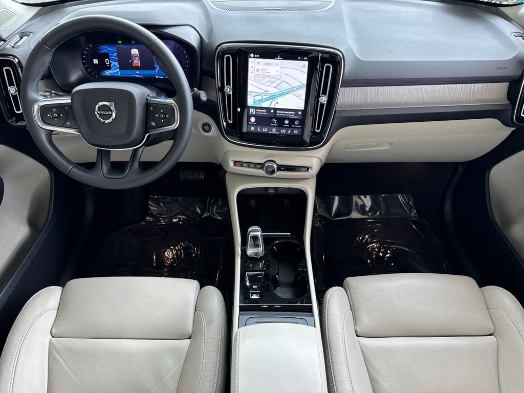 Certified 2023 Volvo XC40 B5 Ultimate image 12