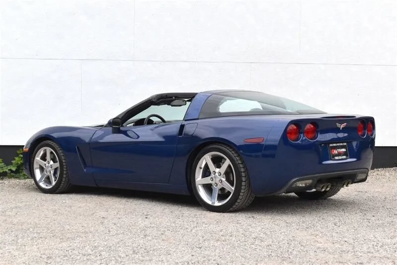 Used 2005 Chevrolet Corvette Coupe w/ Preferred Equipment Group RWD image 4