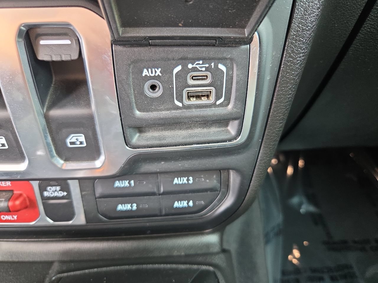 Certified 2025 Jeep Wrangler Sport AWD/4WD image 25
