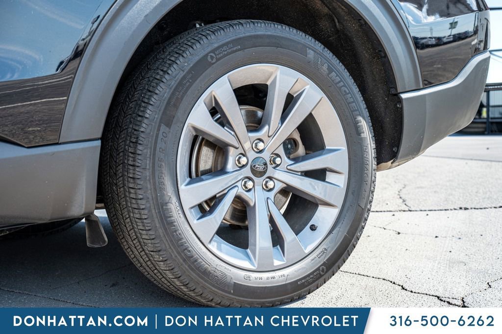 Used 2023 Ford Explorer XLT w/ Equipment Group 202A AWD/4WD image 43