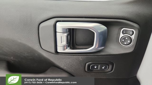 Used 2022 Jeep Wrangler Unlimited Sahara w/ Cold Weather Group image 20