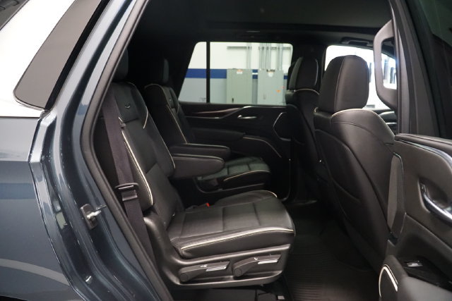Used 2021 Cadillac Escalade Premium Luxury w/ Driver Assist Tech Package AWD/4WD image 19