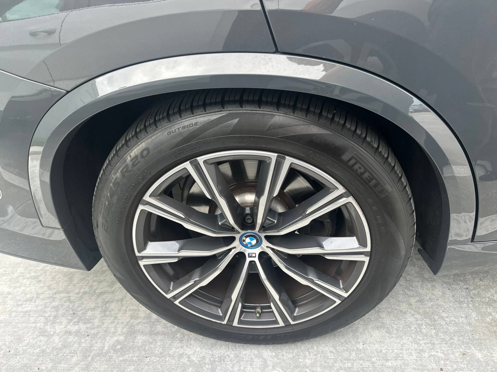 Used 2024 BMW X5 xDrive50e w/ M Sport Package AWD/4WD image 13