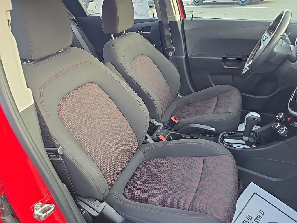 Used 2017 Chevrolet Sonic LT w/ Convenience Package image 27