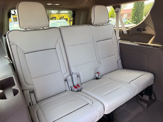 New 2026 GMC Yukon XL Denali w/ Denali Reserve Package AWD/4WD image 23