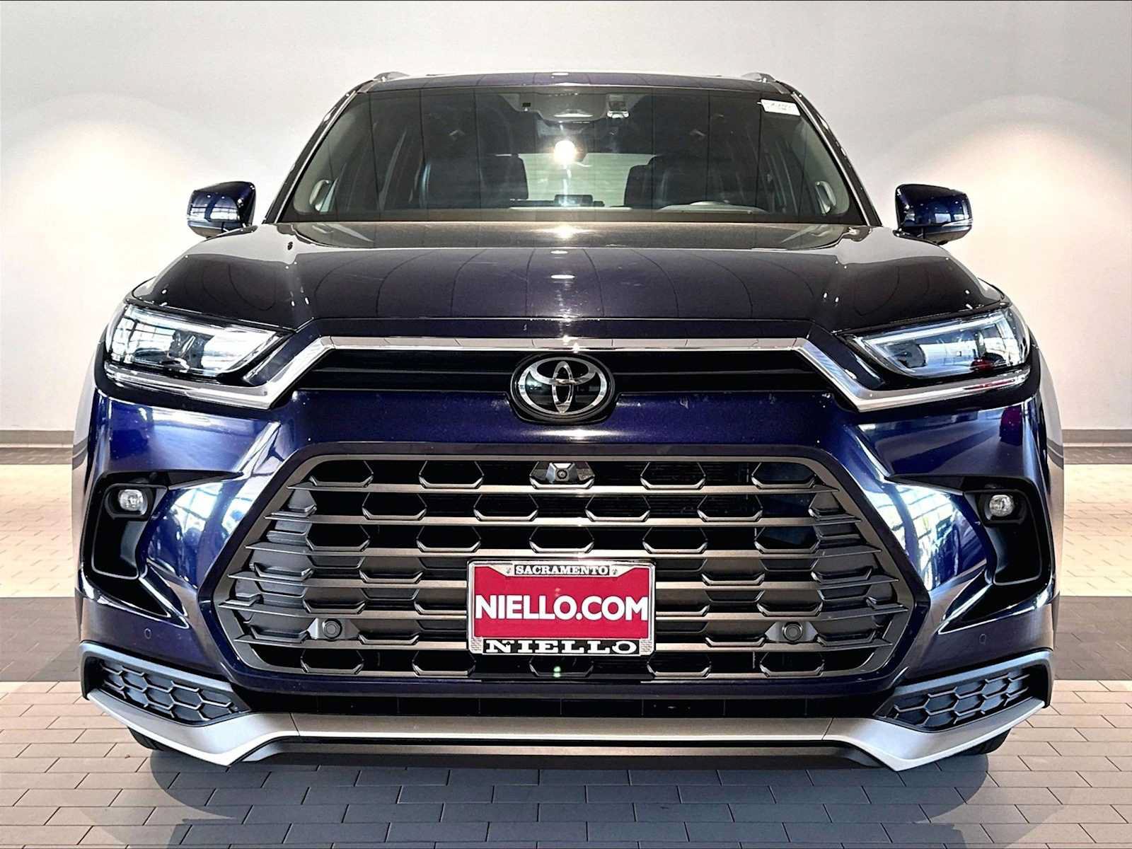 Used 2025 Toyota Grand Highlander AWD Hybrid image 13