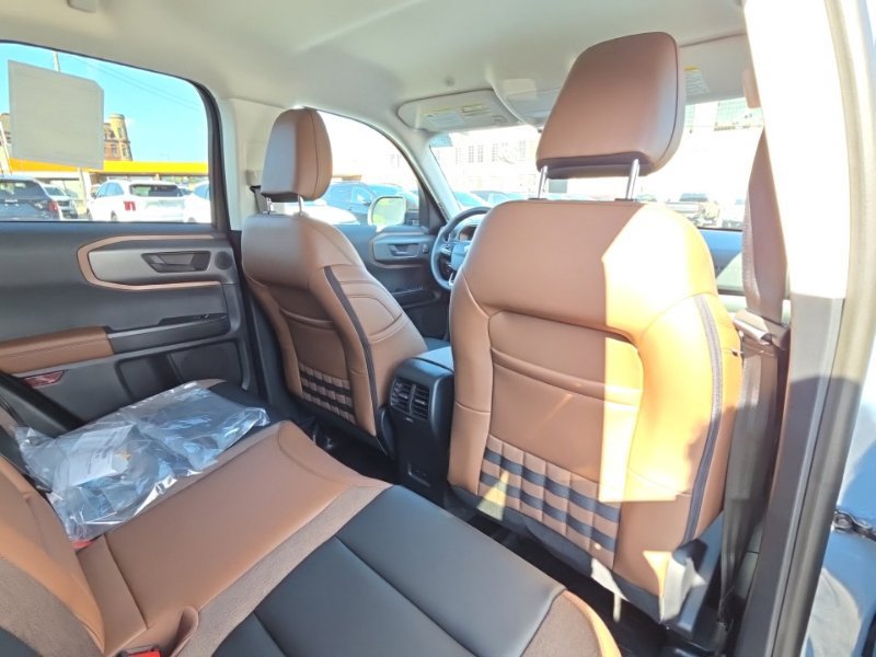 New 2026 Ford Bronco Sport Outer Banks w/ Sasquatch Outer Banks Package AWD/4WD image 16