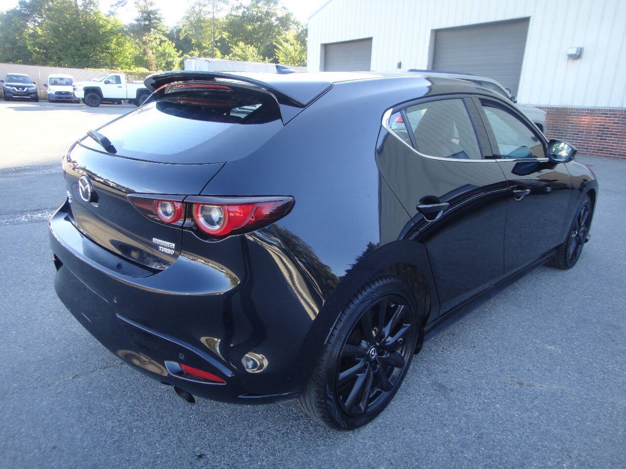 Used 2023 MAZDA MAZDA3 Hatchback w/ Appearance Package AWD/4WD image 4