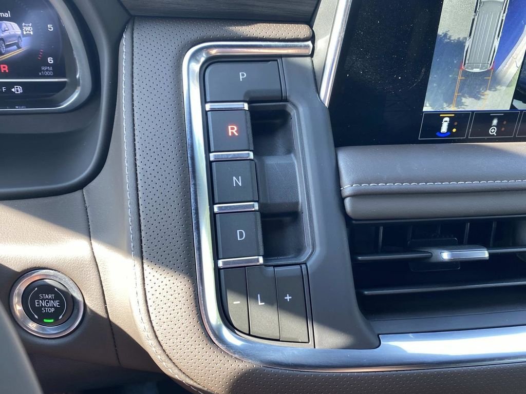 Used 2023 GMC Yukon SLT w/ SLT Luxury Package AWD/4WD image 33