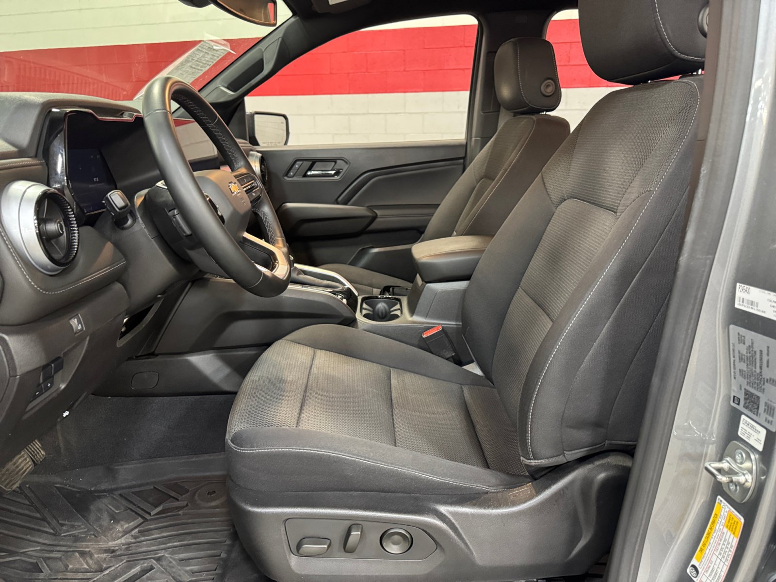 Used 2024 Chevrolet Colorado LT w/ LT Convenience Package II RWD image 14
