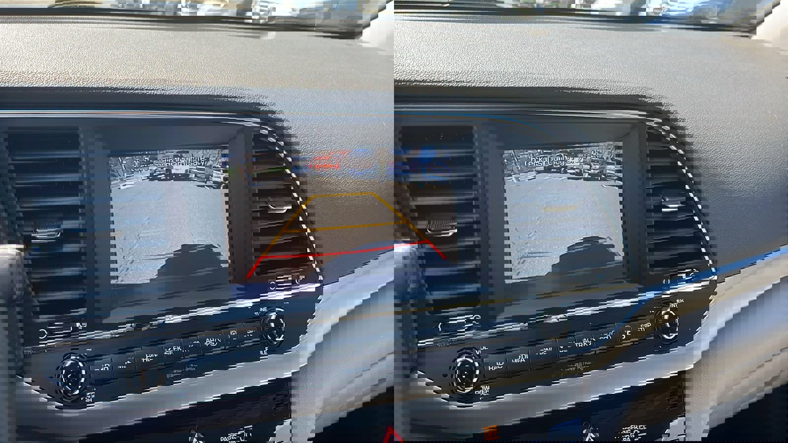 Used 2017 Hyundai Elantra Limited image 18