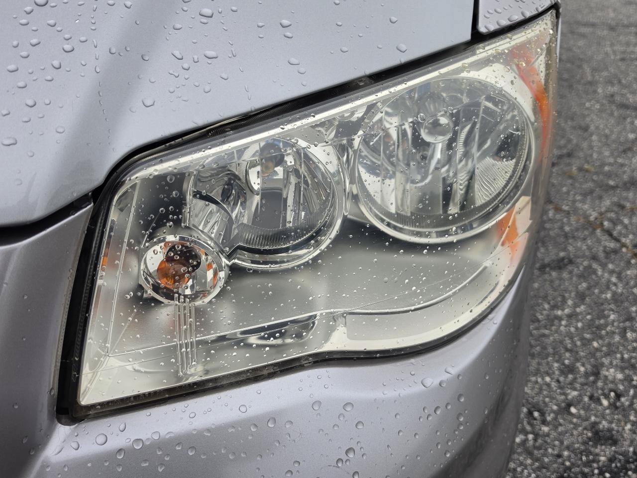 Used 2014 Chrysler Town & Country Touring FWD image 20