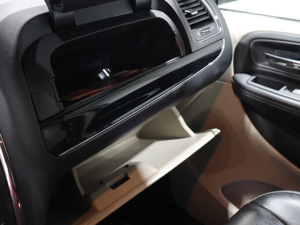 Used 2019 Dodge Grand Caravan SXT FWD image 27